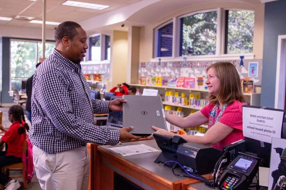 Georgia Public Library Service Distributes 7,000 Chromebooks, 2,800 Launchpad Tablets